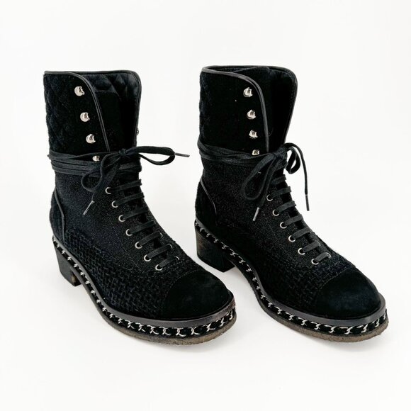 Chanel Tweed Combat Boots EU 37 US 6-6.5 Black CC Chain Quilted Lace Up Ankle - Picture 1 of 11